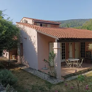Provencale Au Calme Entouree De Verdure, Animaux De Compagnie Acceptes ! , Belgentier France